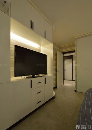 家庭主卧室简约电视柜设计效果图片