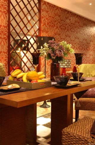 最新家庭餐厅东南亚风格装饰品摆放图片