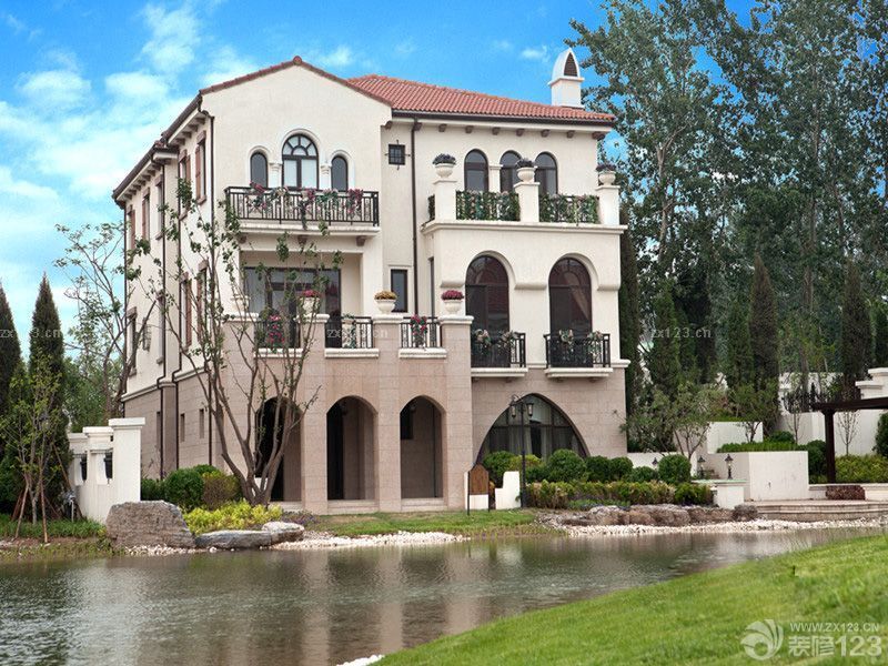 美式简约风格别墅外墙装修实景图