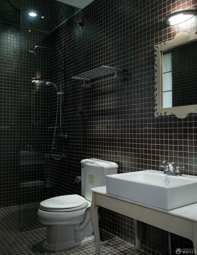 125平方洗手间隔断装修实景图欣赏