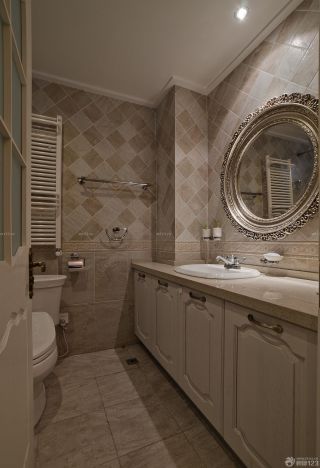 美式风格小户型卫生间瓷砖配色装修实景图欣赏