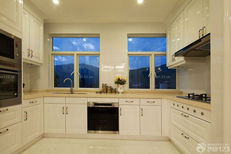 2023家居厨房白色橱柜装修效果图片