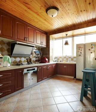 2023 整体厨房木质吊顶设计图片