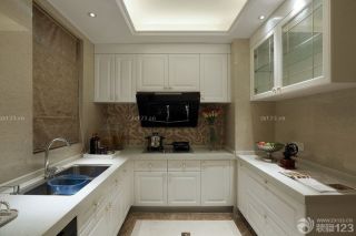 2023整体厨房白色橱柜装修效果图片