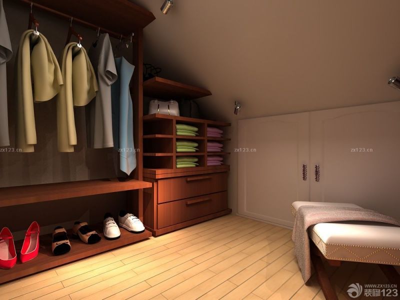 现代风格实木衣帽间设计图片