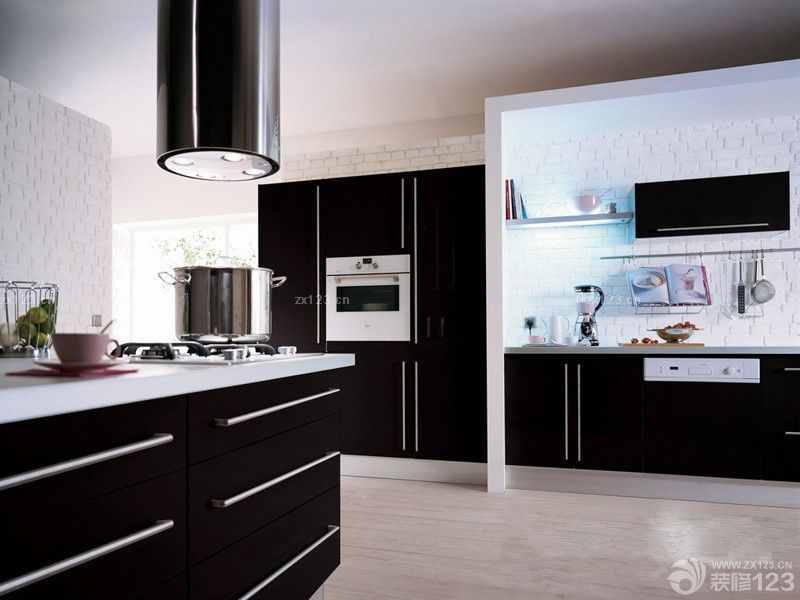 2025美式风格黑色厨柜门装修效果图