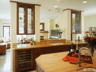 经典小户型厨房客厅隔断设计案例图片