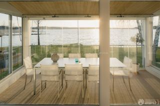 最新家庭阳台玻璃隔断效果图片