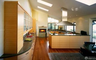 现代美式斜顶阁楼厨房装修设计效果图片大全