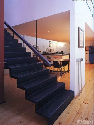 最新复式住宅房屋楼梯设计图