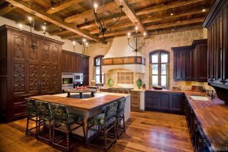 美式农村厨房古典实木家具设计图片欣赏
