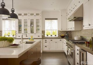 敞开式厨房简欧风格整体橱柜设计图片