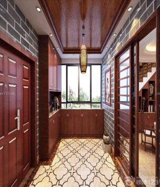 最新古典家庭室内红木色门装修效果图片大全