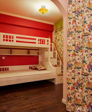 美式小卧室实木儿童床设计图片欣赏