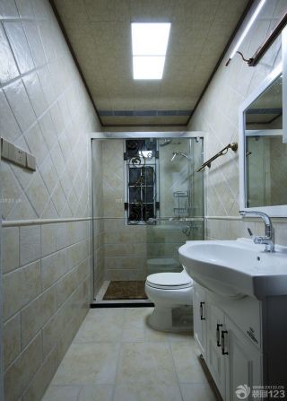 最新95平新房厨房卫生间吊顶装修实景图