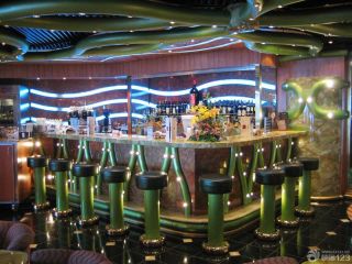 2023最新现代酒吧吧台高凳设计装修实景图