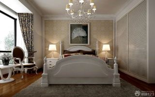 最新65平房子卧室美式实木家具装修效果图