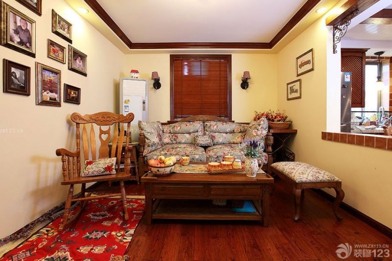 新中式木质小户型客厅木质门帘案例效果图片大全