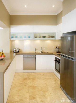 简欧风格厨房整体橱柜地面瓷砖效果图