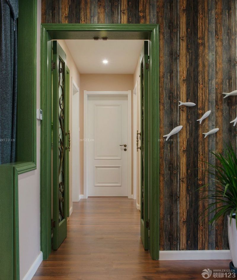 乡村风格房屋绿色门装修效果图欣赏