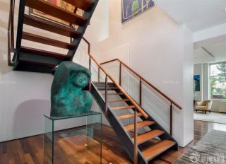 小美式风格房屋楼梯设计效果图欣赏