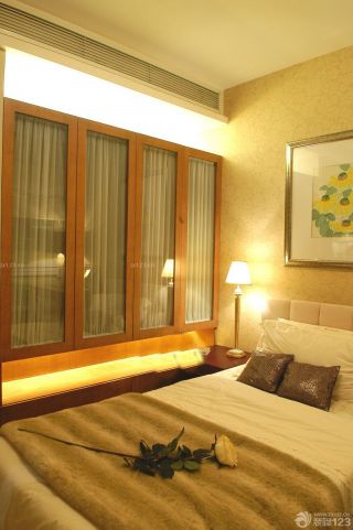 现代中式风格7平米卧室黄色门框设计图全2023