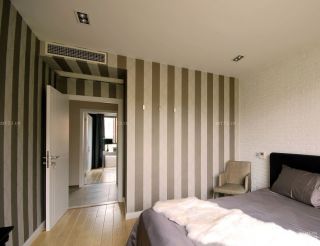  最新56平米简装小户型卧室隐形门装修设计图片