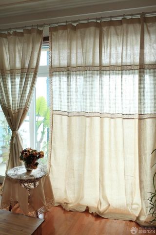 简约风格家庭休闲区卡其色窗帘装修设计案例