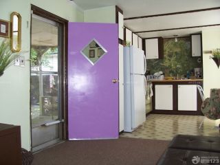 2023美式乡村风格家庭厨房紫色门设计效果图