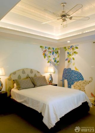 温馨小户型手绘卧室背景墙效果图片