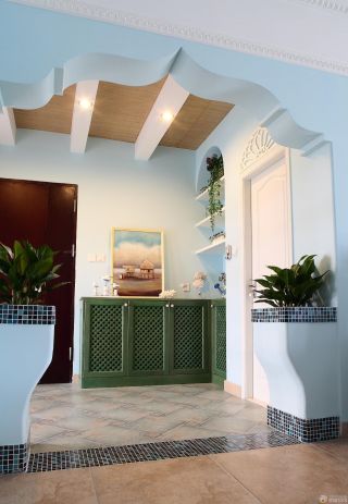 最新地中海风格别墅玄关柜子设计图片