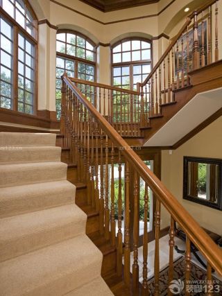 简欧风格木制楼梯设计效果图片欣赏