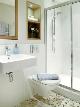 最新卫生间淋浴房淋浴喷头效果图片