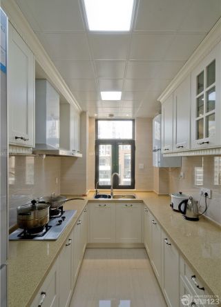 欧式风格90平米房屋厨房橱柜装修样板间