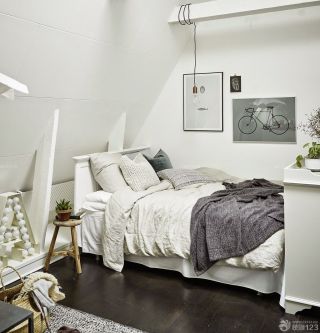 最新小户型阁楼60平米老房卧室装修效果图欣赏