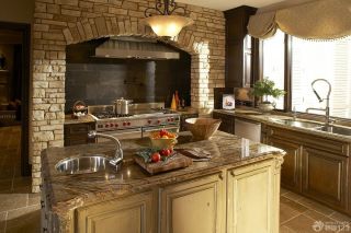 托斯卡纳风格厨房仿古砖效果图欣赏