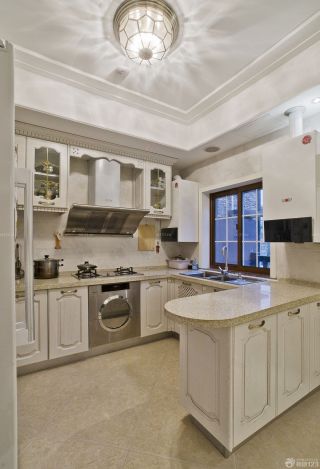 最新70平米小户型厨房白色整体橱柜装修效果图大全