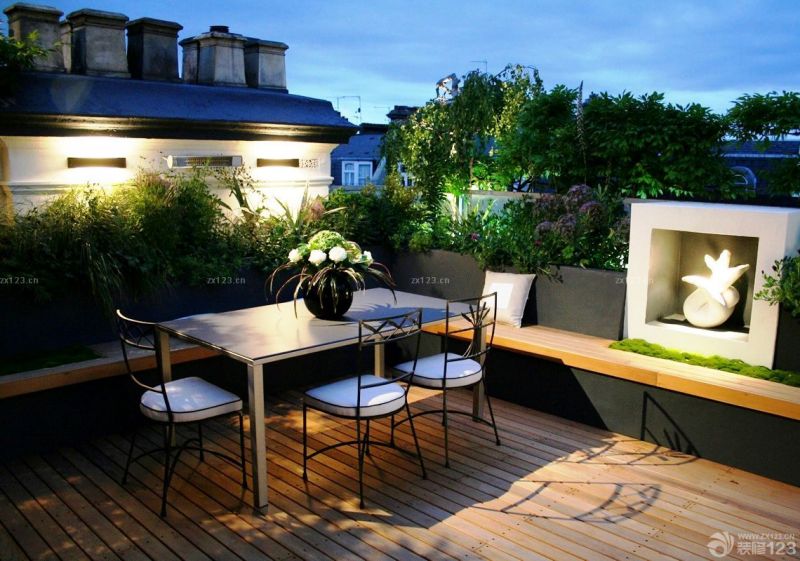 欧式小别墅阳台设计装修效果图片欣赏