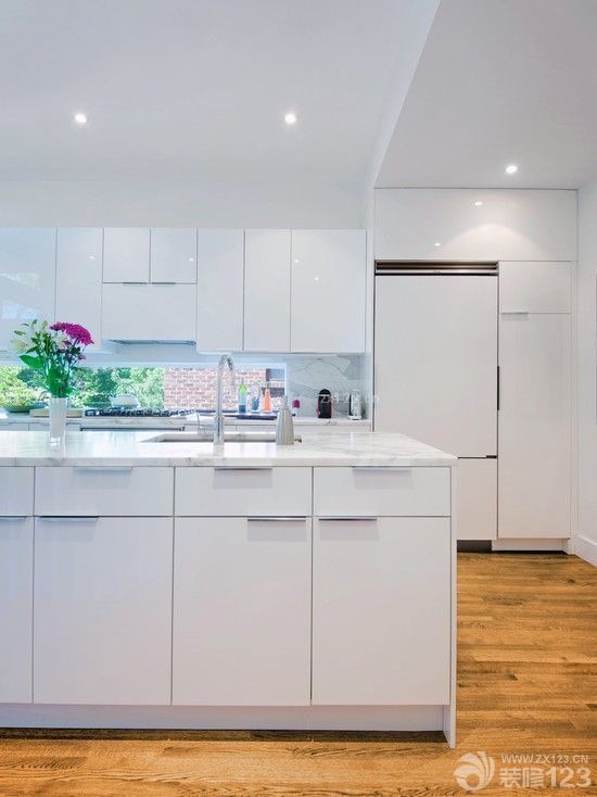 最新90平米房子开放式厨房装修样板房