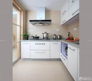 现代家装风格90平米小户型厨房白色橱柜装修图片