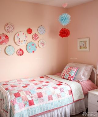 最新90后女生卧室墙面装饰装修设计效果图片