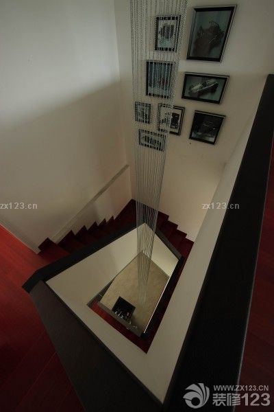 2023最新错层楼梯间装修效果图片