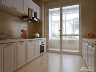 2023最新整体厨房白色橱柜装修效果图片