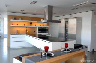开放式厨房橱柜中岛装修设计效果图片