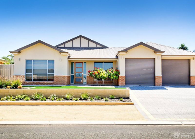 2025最新时尚美式别墅外观经典装修设计图片