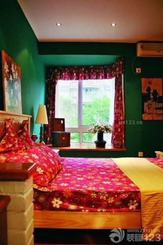 卧室绿色墙面装修效果图片