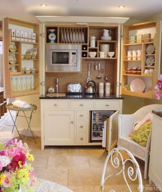 小户型空间创意厨房橱柜设计图片