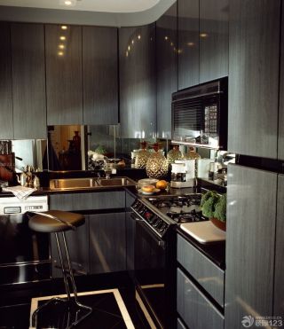 现代时尚一室一厅小厨房橱柜装修样板间