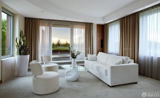 现代风格客厅纯色窗帘装修样板间