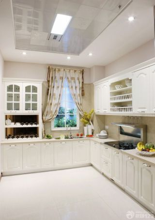 2023敞开式厨房白色橱柜装修效果图片2023款